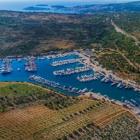 Apartman In With Sea View, Terrace, Air Conditioning, Wifi 5150-2 Razanj