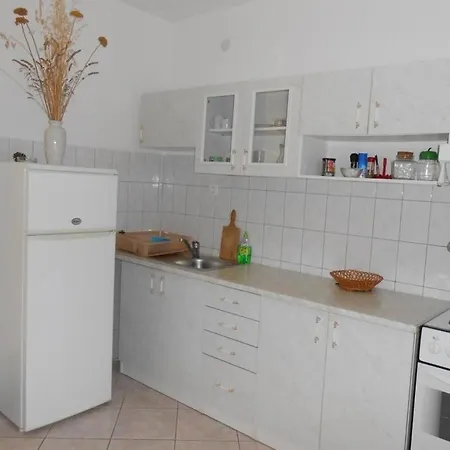 Апартаменты In With Sea View, Terrace, Air Conditioning, Wifi 5150-2 *