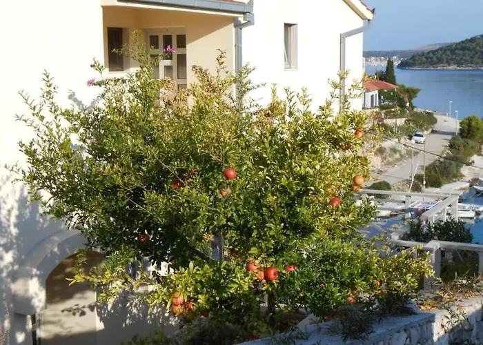 Appartement In With Sea View, Terrace, Air Conditioning, Wifi 5150-2 *